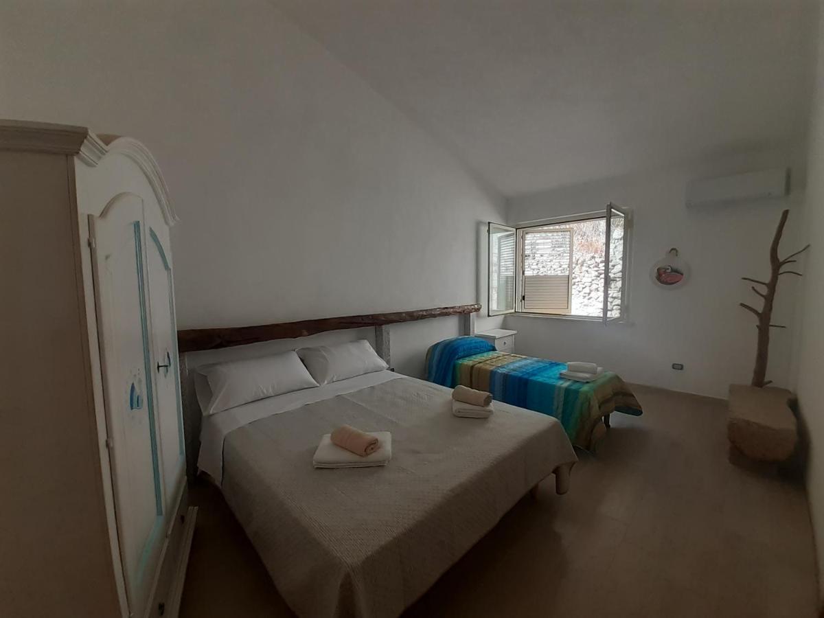 Bed And Breakfast Murales Orgosolo Exterior foto